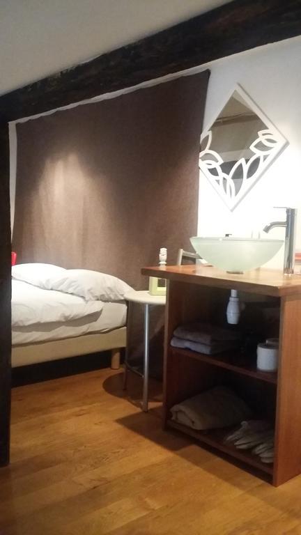 Hotel Les Remparts Мирпоа Екстериор снимка