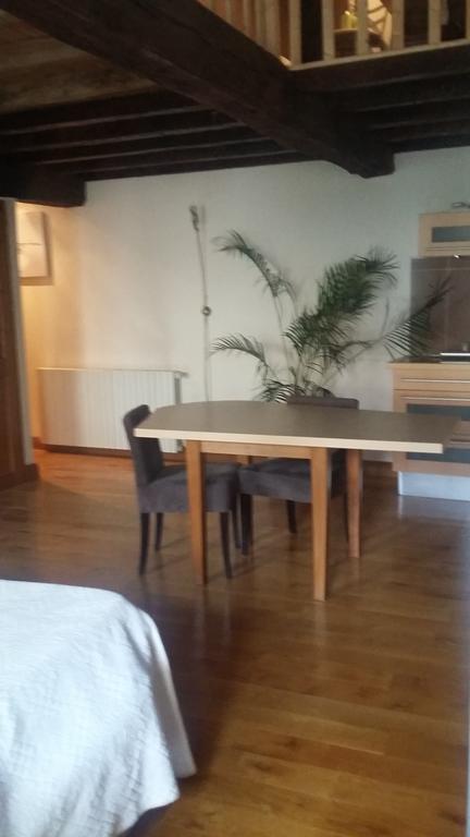 Hotel Les Remparts Мирпоа Екстериор снимка