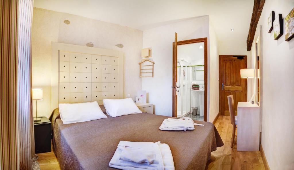 Hotel Les Remparts Мирпоа Стая снимка