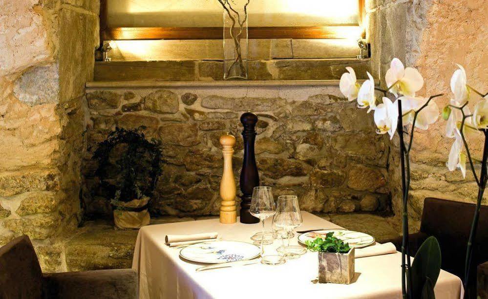 Hotel Les Remparts Мирпоа Екстериор снимка