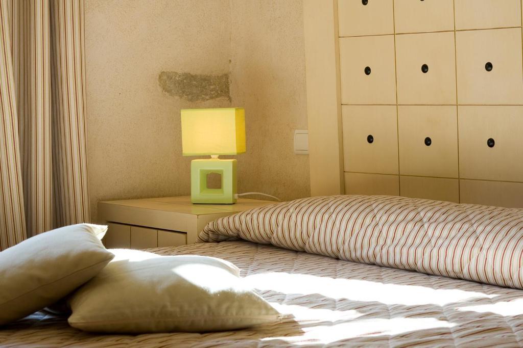 Hotel Les Remparts Мирпоа Стая снимка