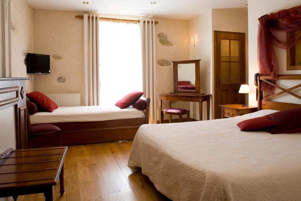 Hotel Les Remparts Мирпоа Стая снимка